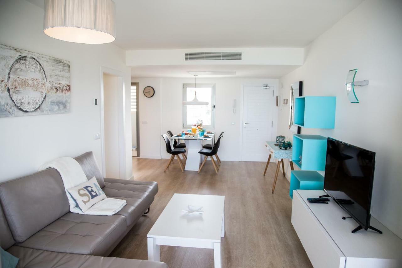 Sea Club Apartments 칼라 미요르 외부 사진