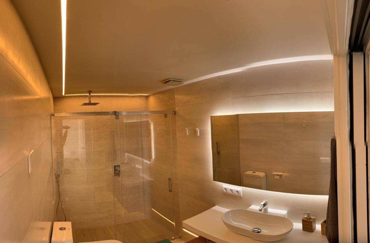 Sea Club Apartments 칼라 미요르 외부 사진