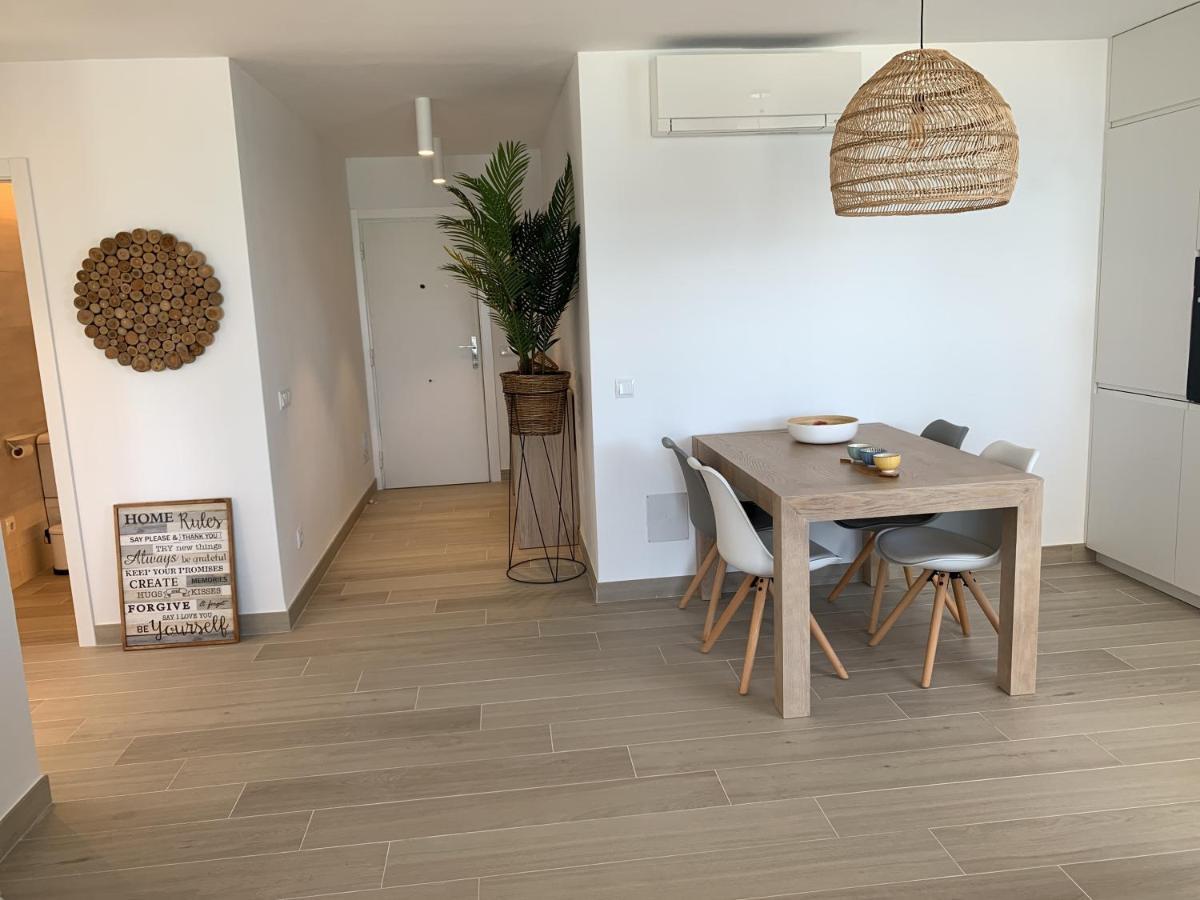 Sea Club Apartments 칼라 미요르 외부 사진